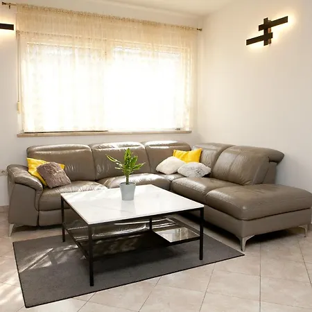 Apartment Nikoleto *