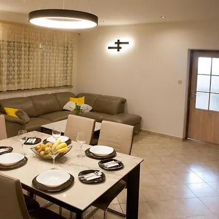 Nikoleto Apartment *