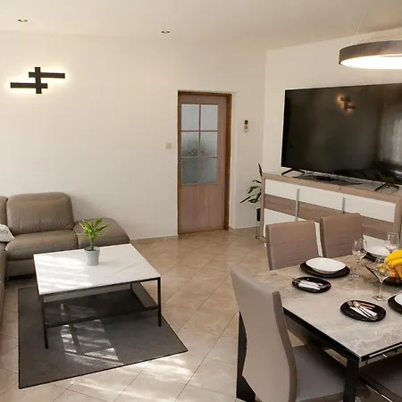 Apartament Nikoleto *