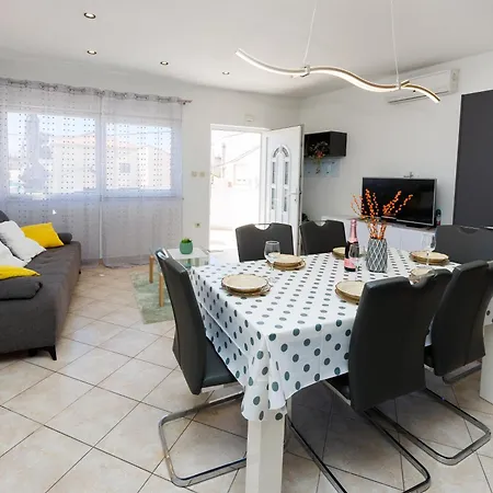 Apartment Nikoleto Zadar